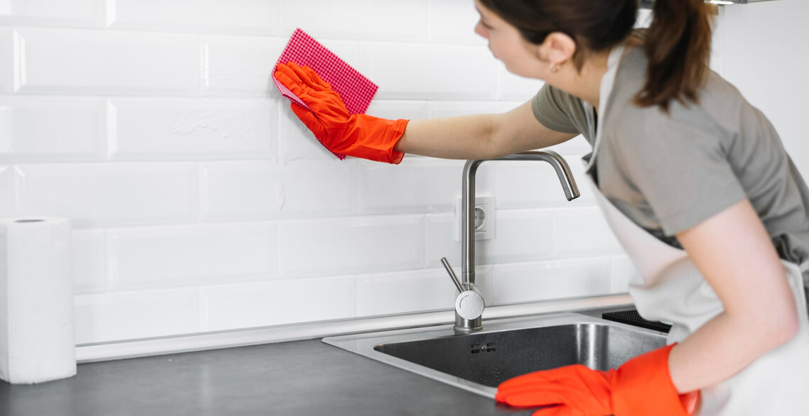 Easy Tips to clean kitchen tiles